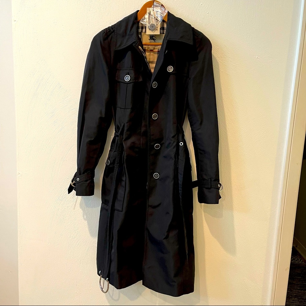 Burberry trench coat. Black. Size 6R